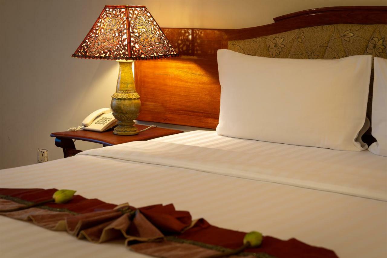 Dragon Royal Angkor Hotel Siem Reap Exterior photo